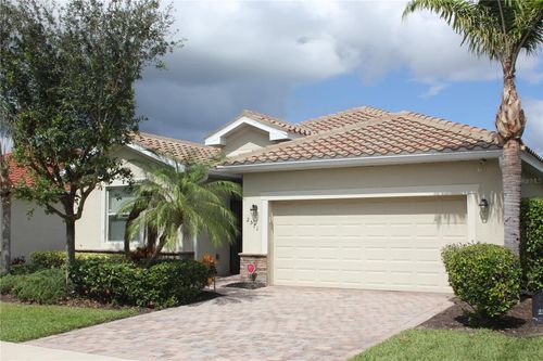 2571 Laurentina Ln, CAPE CORAL, FL, 33909-5281 | Card Image