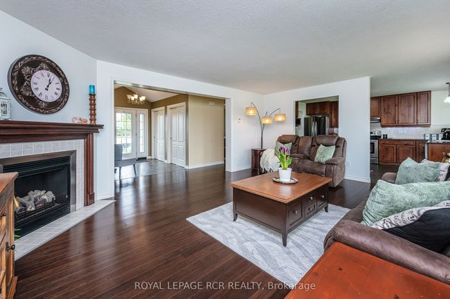 384154 20 Sideroad, House other with 3 bedrooms, 2 bathrooms and 10 parking in Amaranth ON | Image 8