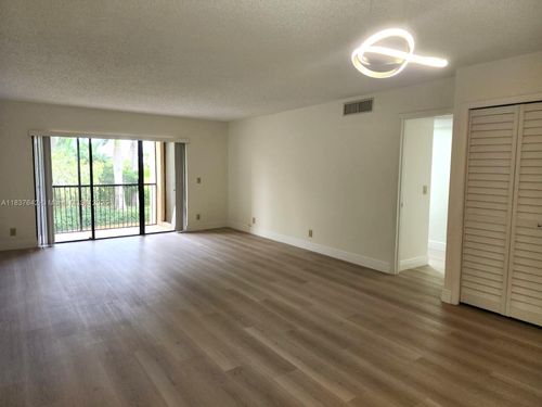 apt-203-16491 Blatt Blvd, Weston, FL, 33326-1847 | Card Image