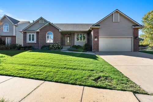 829 N Cedar Park St, Wichita, KS, 67235-1945 | Card Image