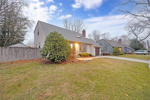 3 Madsen Lane, Huntington, NY, 11731 | Card Image