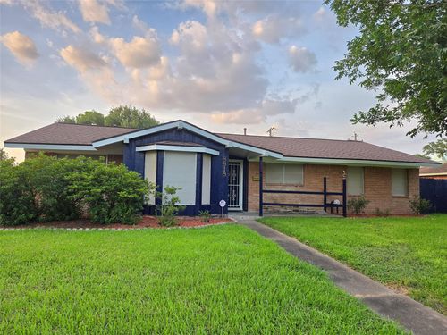 8918 Mobud Dr, Houston, TX, 77036-5324 | Card Image