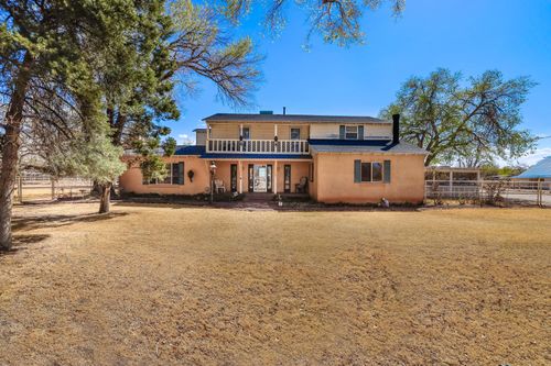 900 Westgate Ln Nw, Los Ranchos, NM, 87107-6622 | Card Image