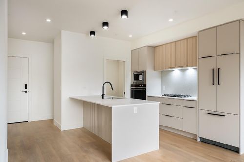 605-2341 Bear Mountain Pky, Victoria, BC, V9B5Y4 | Card Image