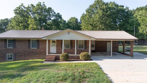 2209 Woodhurst Ln, Albemarle, NC, 28001-9113 | Card Image