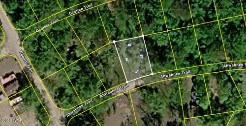 43 Ahwanee Trl, Newfoundland, PA, 18445 | Card Image