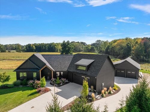 10238 Fox Meadow Ct, Allendale, MI, 49401-7592 | Card Image