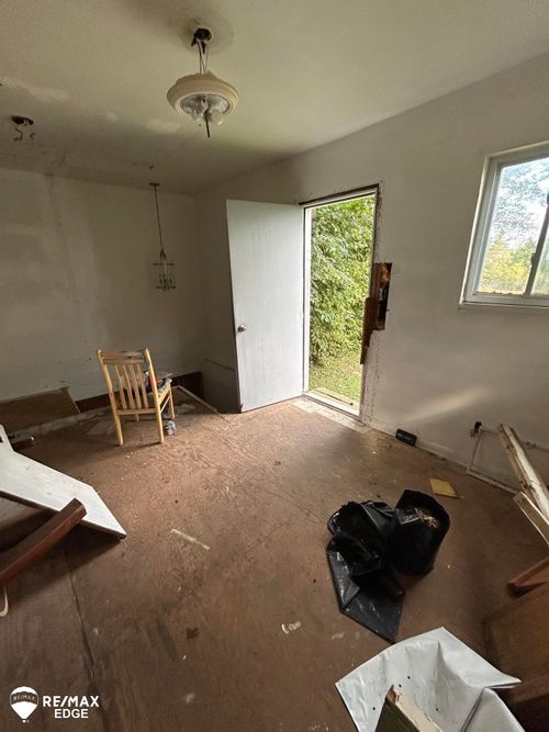 734 Barrie Ave, Flint, MI, 48507-1657 | Card Image