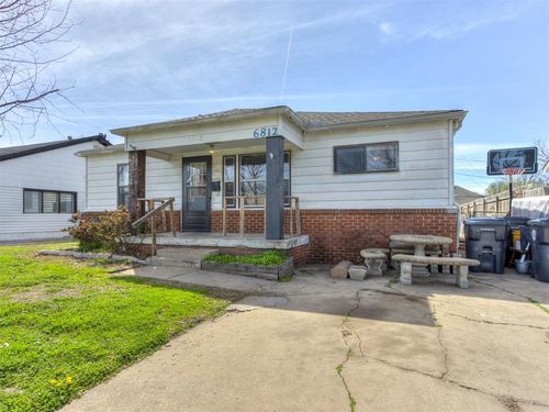6812 Nw 46th St, Bethany, OK, 73008-2527 | Card Image