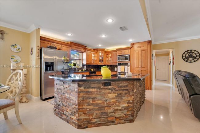 8663 Nw 50 Th Dr, House other with 4 bedrooms, 3 bathrooms and null parking in Coral Springs FL | Image 6