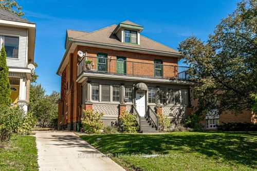 {{alt}} | Card Image