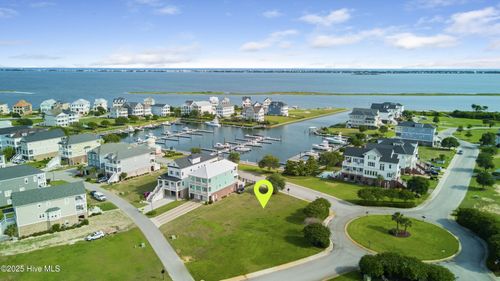 818 Cannonsgate Dr, Newport, NC, 28570-4543 | Card Image