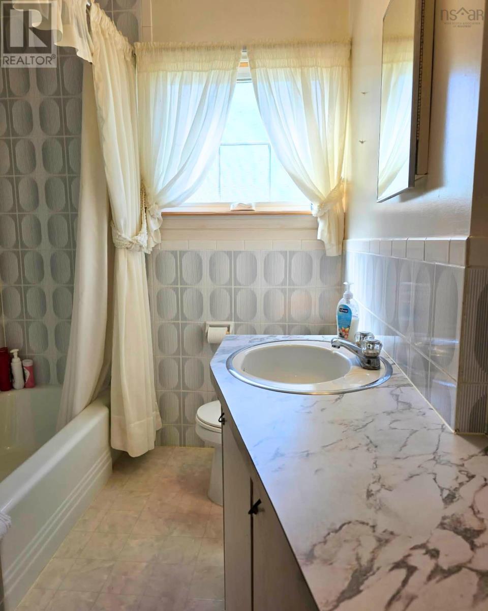 Residential in Westmount 4