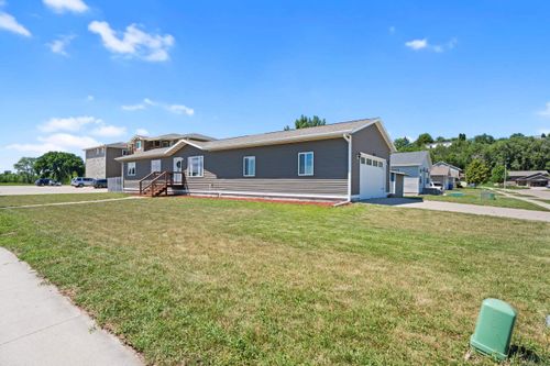 1506 Brandon Dr, Vermillion, SD, 57069-3800 | Card Image