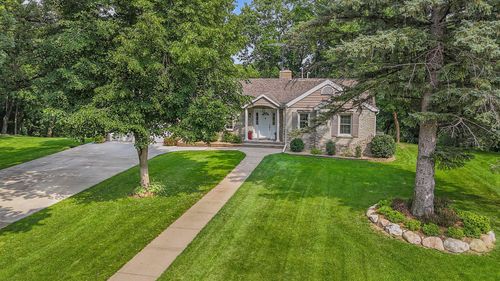 611 22nd St S, Saint Cloud, MN, 56301-5833 | Card Image