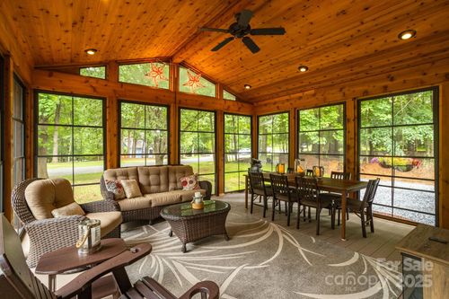 2156 Wedgewood Dr, Matthews, NC, 28104-9250 | Card Image