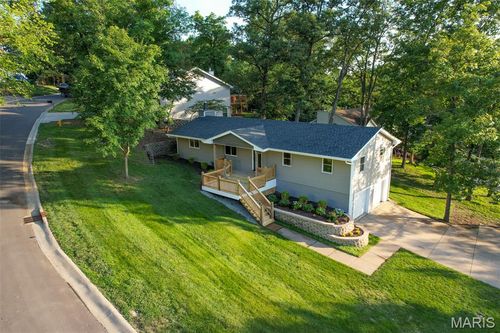 525 Oak Hill Dr, Lake Saint Louis, MO, 63367-1404 | Card Image