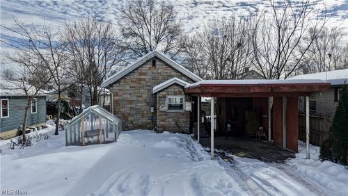 335 2nd Dr Nw, New Philadelphia, OH, 44663-3750 | Card Image