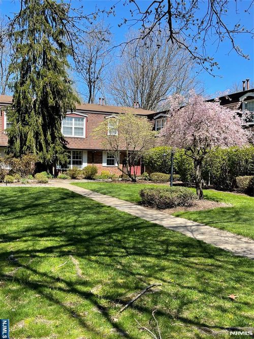 201 Piermont Rd, Cresskill, NJ, 07626-1558 | Card Image