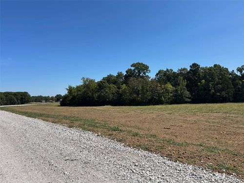 32 Holt Farms Rd, Wentzville, MO, 63385-6146 | Card Image