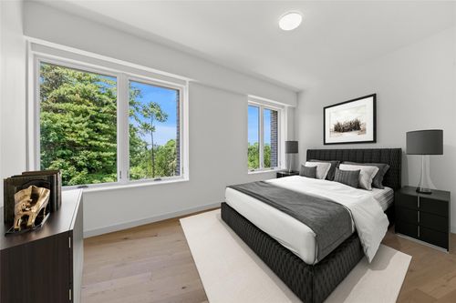 310-218 Middle Neck Rd, Great Neck, NY, 11021-1126 | Card Image
