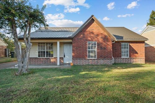5870 Hickory Shadow Ln, Memphis, TN, 38141-6877 | Card Image