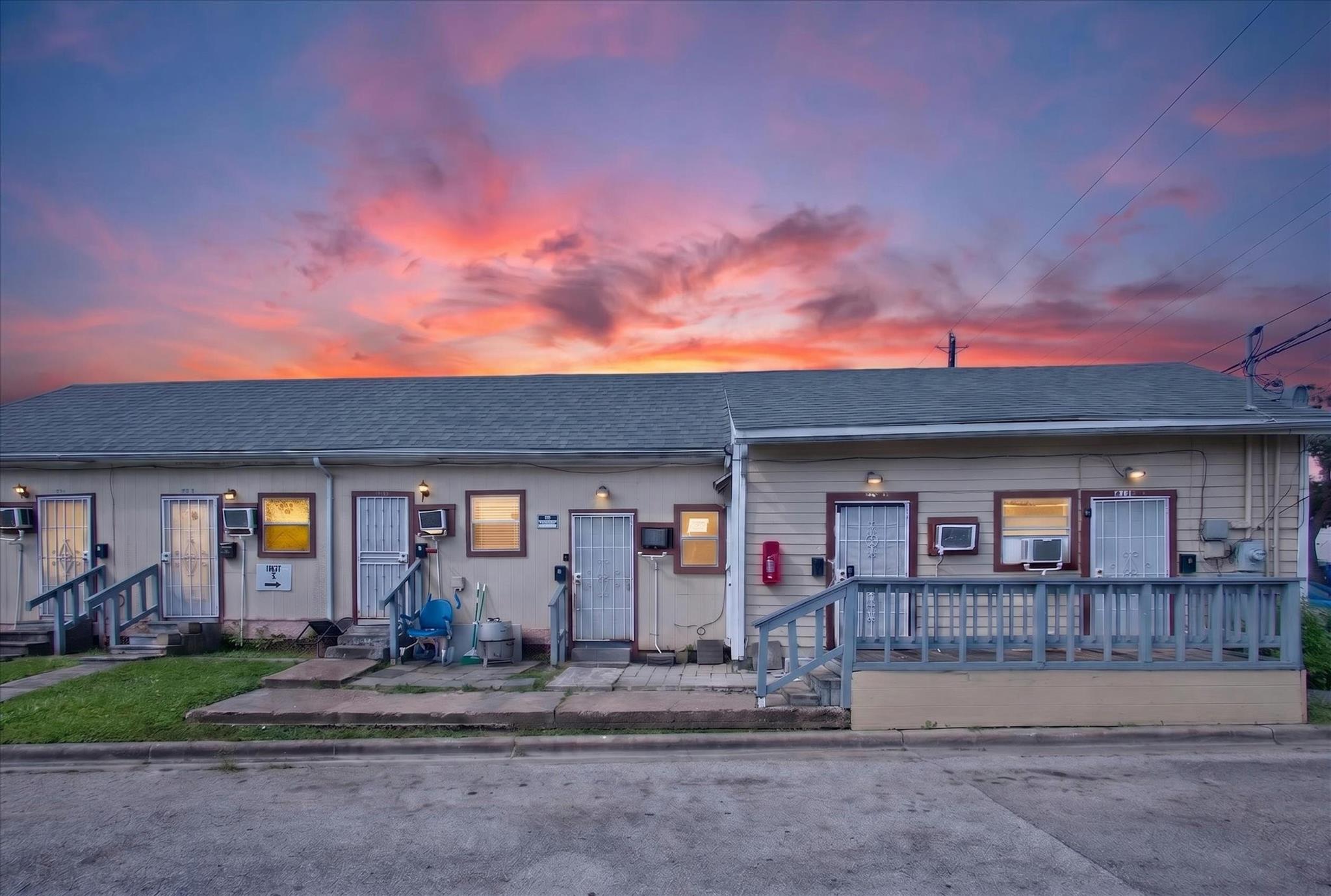 4-3401 Ennis St, Houston, TX 77003