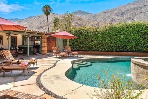 216 E Palo Verde Ave, Palm Springs, CA, 92264-8422 | Card Image