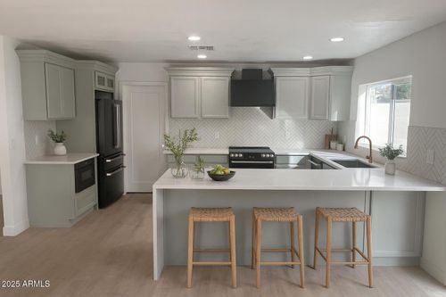 2717 W Medina Ave, Mesa, AZ, 85202-6909 | Card Image