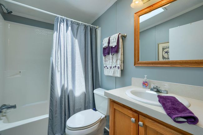 Guest/Hall Bath | Image 15