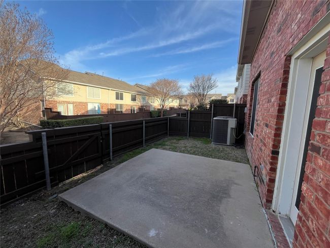 8605 Hunters Trace Ln, Townhouse with 3 bedrooms, 3 bathrooms and null parking in Plano TX | Image 13