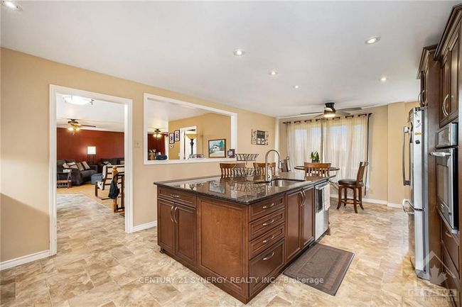 534 County Rd 1 Road, House other with 3 bedrooms, 3 bathrooms and 6 parking in Elizabethtown Kitley ON | Image 4