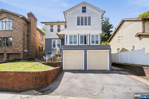 773 Kingsland Avenue, Ridgefield, NJ, 07657 | Card Image