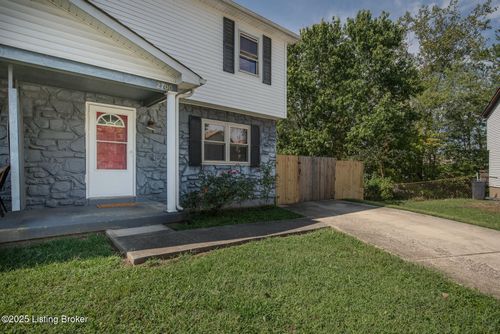 2700 Pioneer Ct, Radcliff, KY, 40160-9671 | Card Image