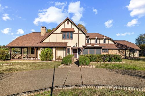 1205 N Creek Cir, Waxahachie, TX, 75165-6038 | Card Image