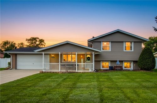 5212 Ottawa Dr, Fairborn, OH, 45324-1926 | Card Image