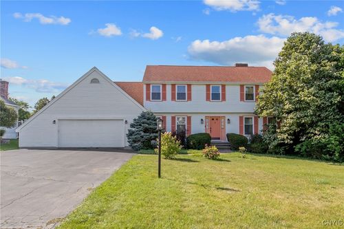 8252 Iliad Dr, Manlius, NY, 13104-9484 | Card Image