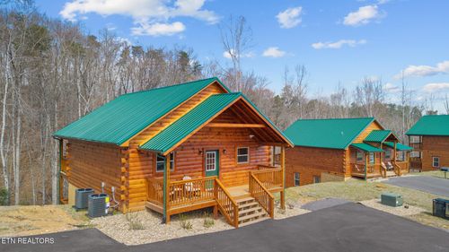 804 String Run Way, Pigeon Forge, TN, 37863 | Card Image