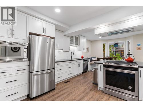 111-1995 Burtch Rd, Kelowna, BC, V1Y4B4 | Card Image