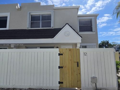 12-6825 Sw 45th Ln, Miami, FL, 33155-6821 | Card Image