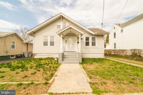 426 W Peach St, Vineland, NJ, 08360-3655 | Card Image