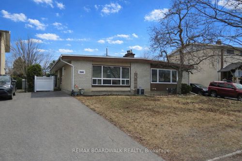 2462 Tupper Ave, Ottawa, ON, K1G1G7 | Card Image