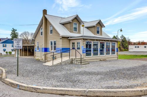 1538 N Susquehanna Trl, Selinsgrove, PA, 17870-7769 | Card Image