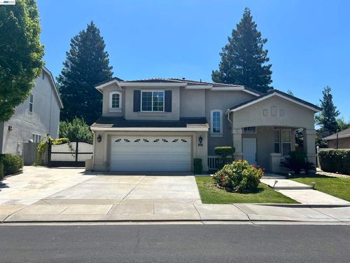 1058 Junction Dr, Manteca, CA, 95337-8227 | Card Image