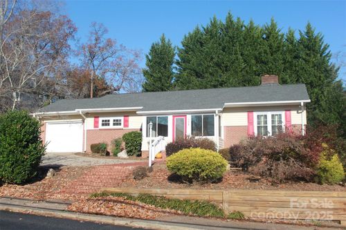 284 Maple St, Rutherfordton, NC, 28139-2813 | Card Image