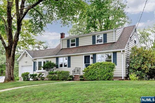 148 Cosman St, Twp Washingtn, NJ, 07676-5207 | Card Image