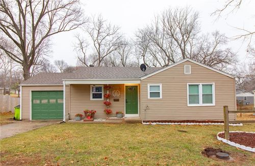 203 S Halsey Ave, Harrisonville, MO, 64701-2623 | Card Image