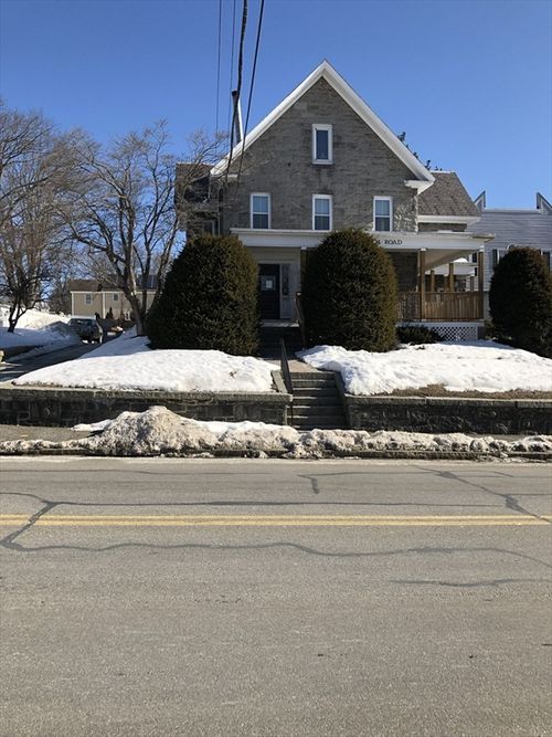apt-2-325 Mammoth Rd, Lowell, MA, 01854-1555 | Card Image