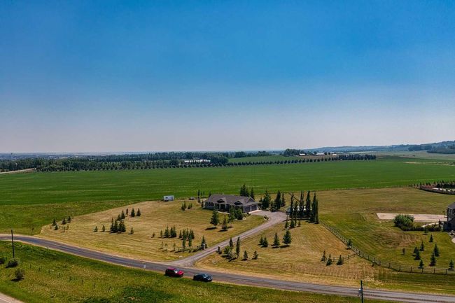 226018 30 Street W, House other with 2 bedrooms, 3 bathrooms and 8 parking in Rural Foothills County AB | Image 46