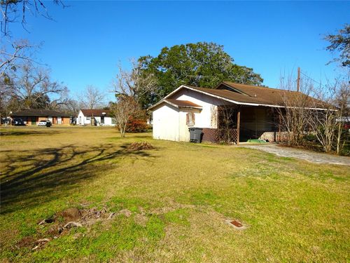 721 Matthews St, Bay City, TX, 77414-6411 | Card Image